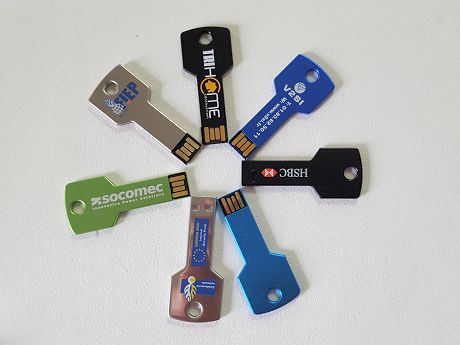 cle usb personnalisée en forme de clé